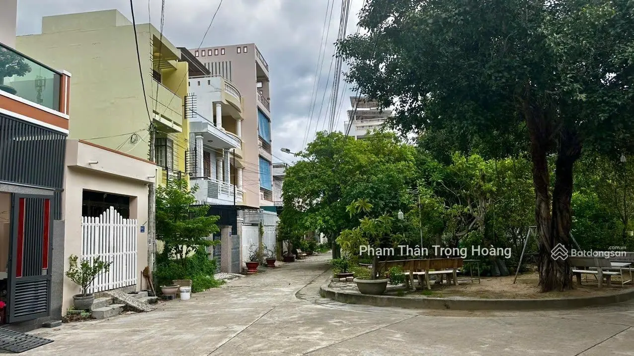 Bán nhà 3 tầng hẻm đường Lý Thái Tổ, đối diện công viên, Vĩnh Hoà, Nha Trang 90m2 giá. 4,3 tỷ