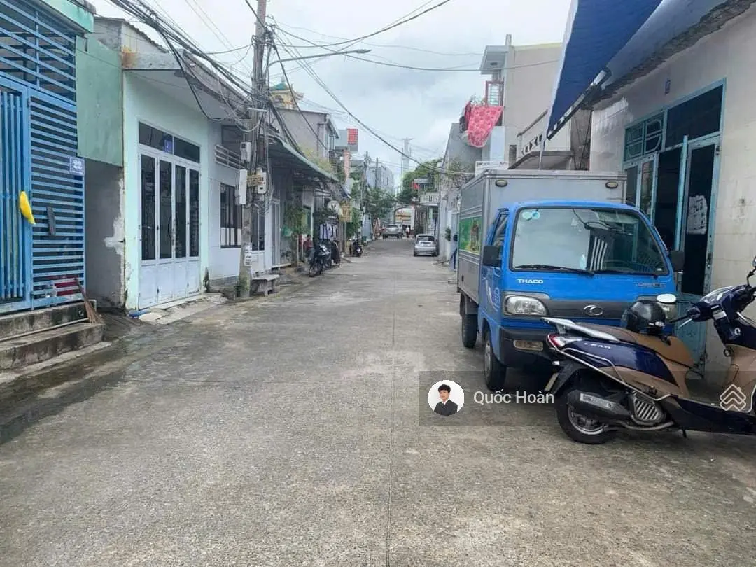 Cần bán nhà 1 trệt 1 lầu, đường Cao Bá Quát, p. Rạch Dừa, TP. Vũng Tàu 71m2 bìa hồng, giá 4.2 tỉ