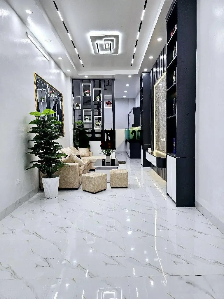 Bán nhà đẹp, 5 tầng Thanh Nhàn, sổ đỏ 34m2; 6,25 tỷ