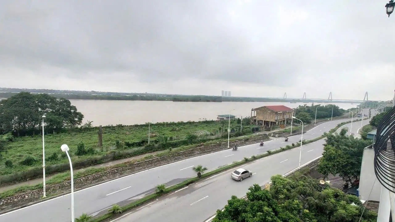 Bán nhà có vị trí 102, view thoáng sông hồng Nhật Tân trọn đời, 50m2 6 tầng mặt phố An Dương Vương