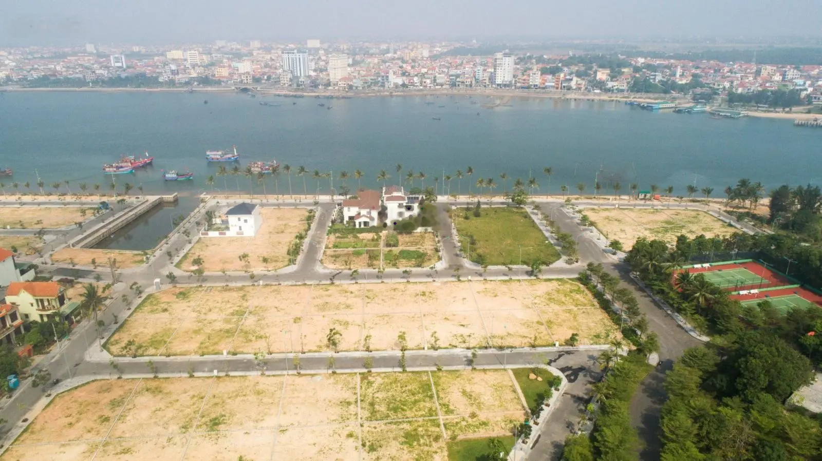 Chính chủ cần bán gấp lô biệt thự giá tốt cho các nhà đầu tư thuộc dự án Nhật Lệ Riverside