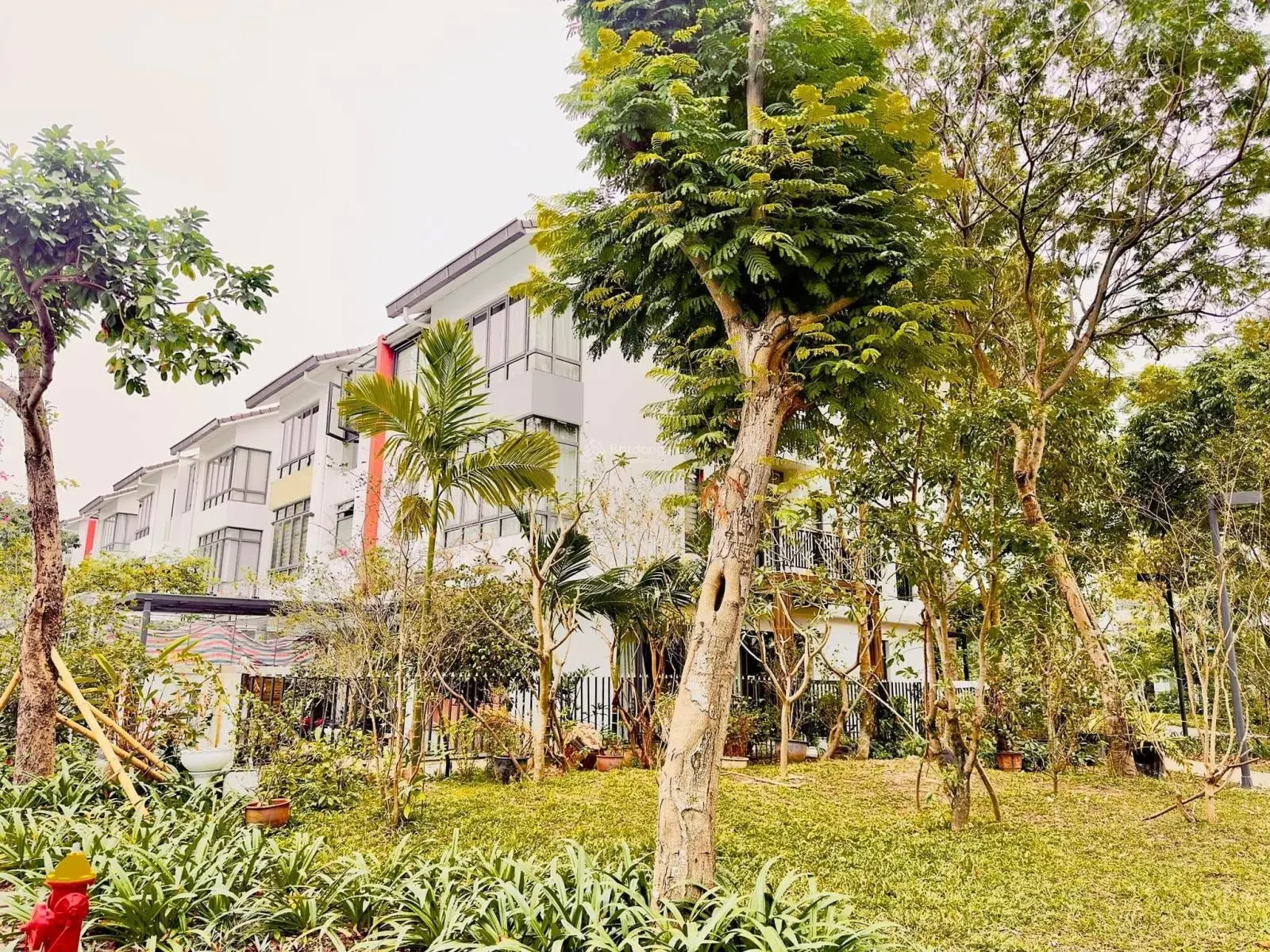 Bán nhà KĐT Gamuda Gardens. Diện tích 192m2 x 4 tầng. Giá 67,5 tỷ