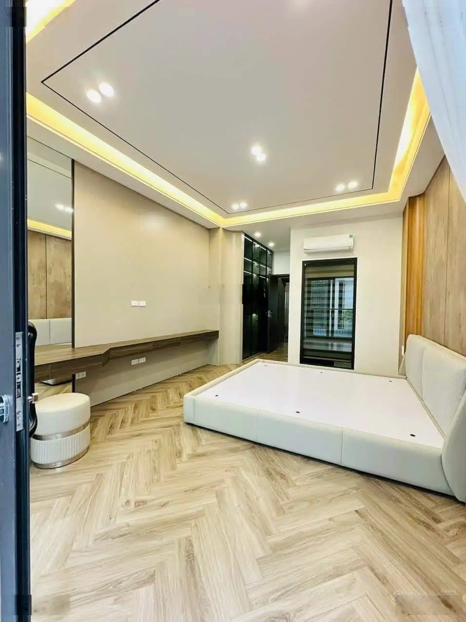 Bán nhà 6 tầng, thang máy, Ô Cách, Đức Giang, 40m2, full nội thất, 6 tỷ hơn