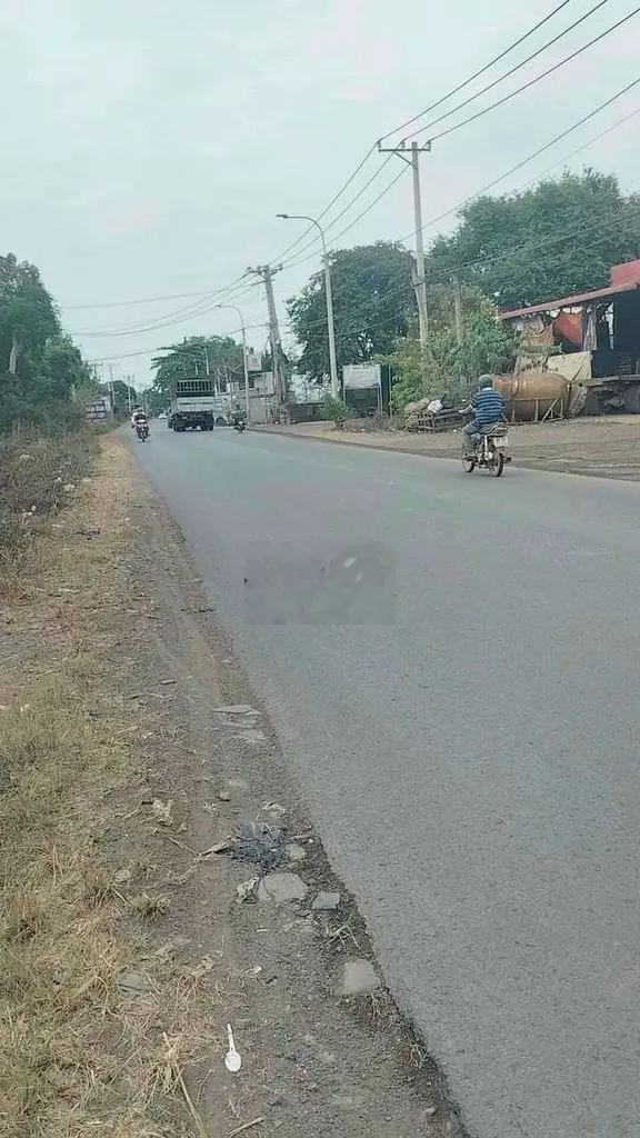 Cần bán nhà mặt tiền đường Nguyễn Hoàng.. xã Sông trầu huyện trảng bom