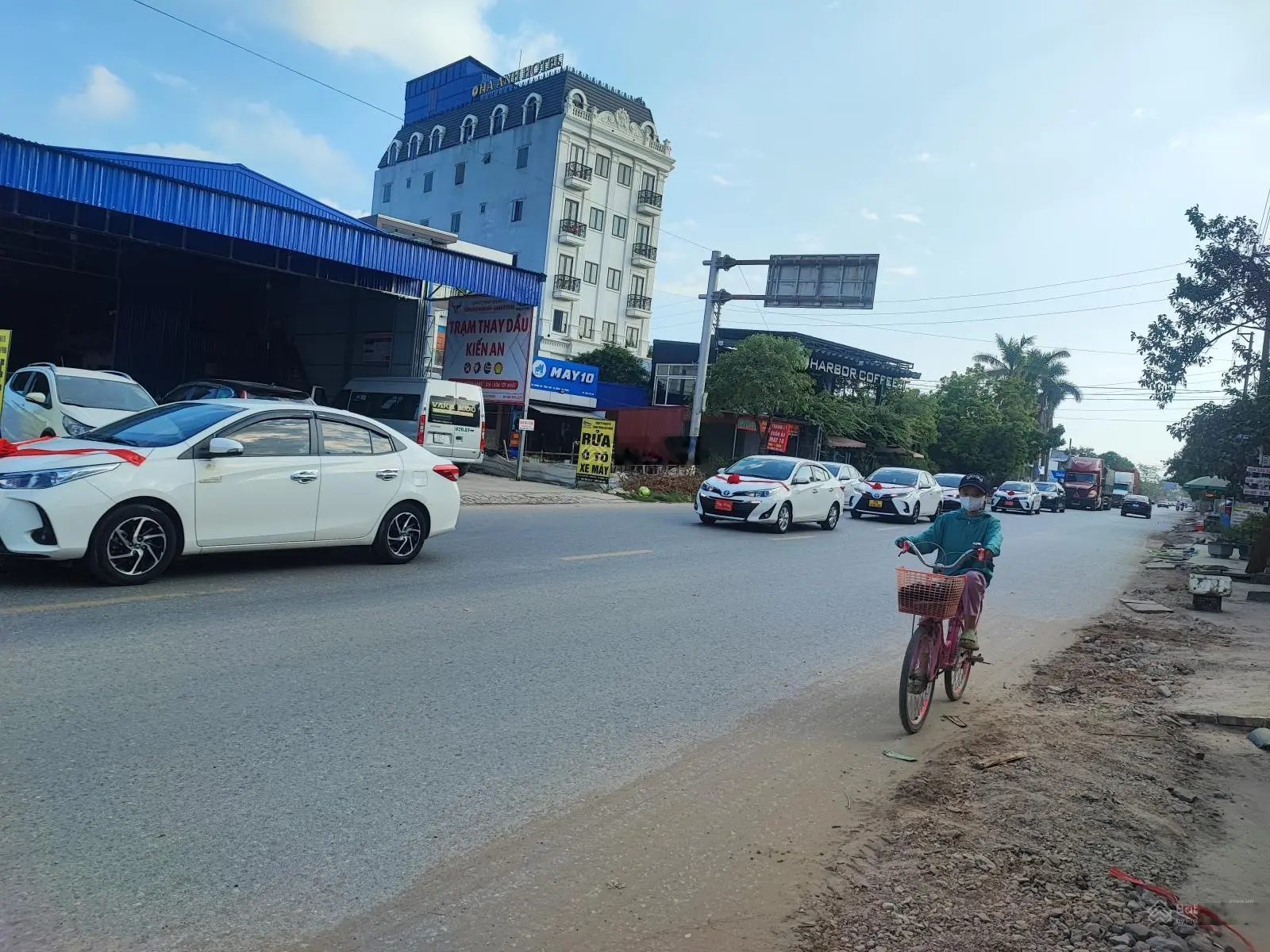 Cần bán lô đất mặt đường 351, Hồng Thái, An Dương gần chân cầu kiến An