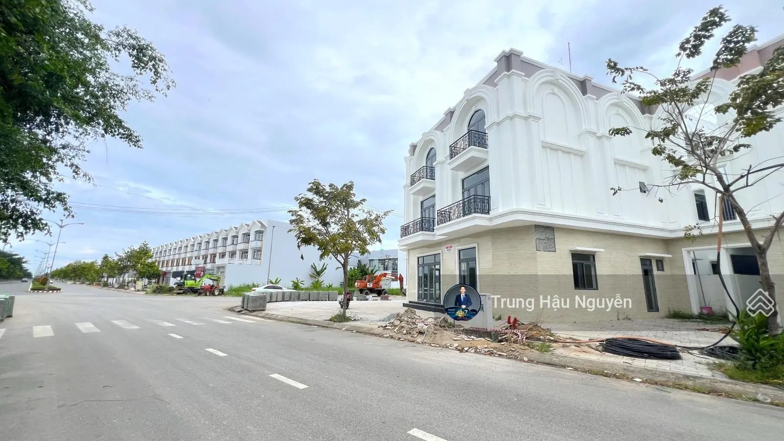 Shophouse góc 3 mặt tiền Tôn Đức Thắng view công viên biển PC, 15x20m 3 tầng, hoàn thiện ngoài