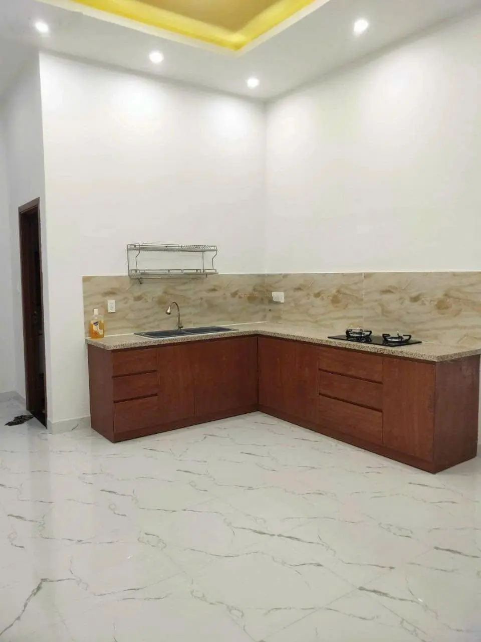 Nhà đẹp 160.2m2 mặt tiền kinh doanh nhựa Điều Xiển giá chỉ 3 tỷ 1