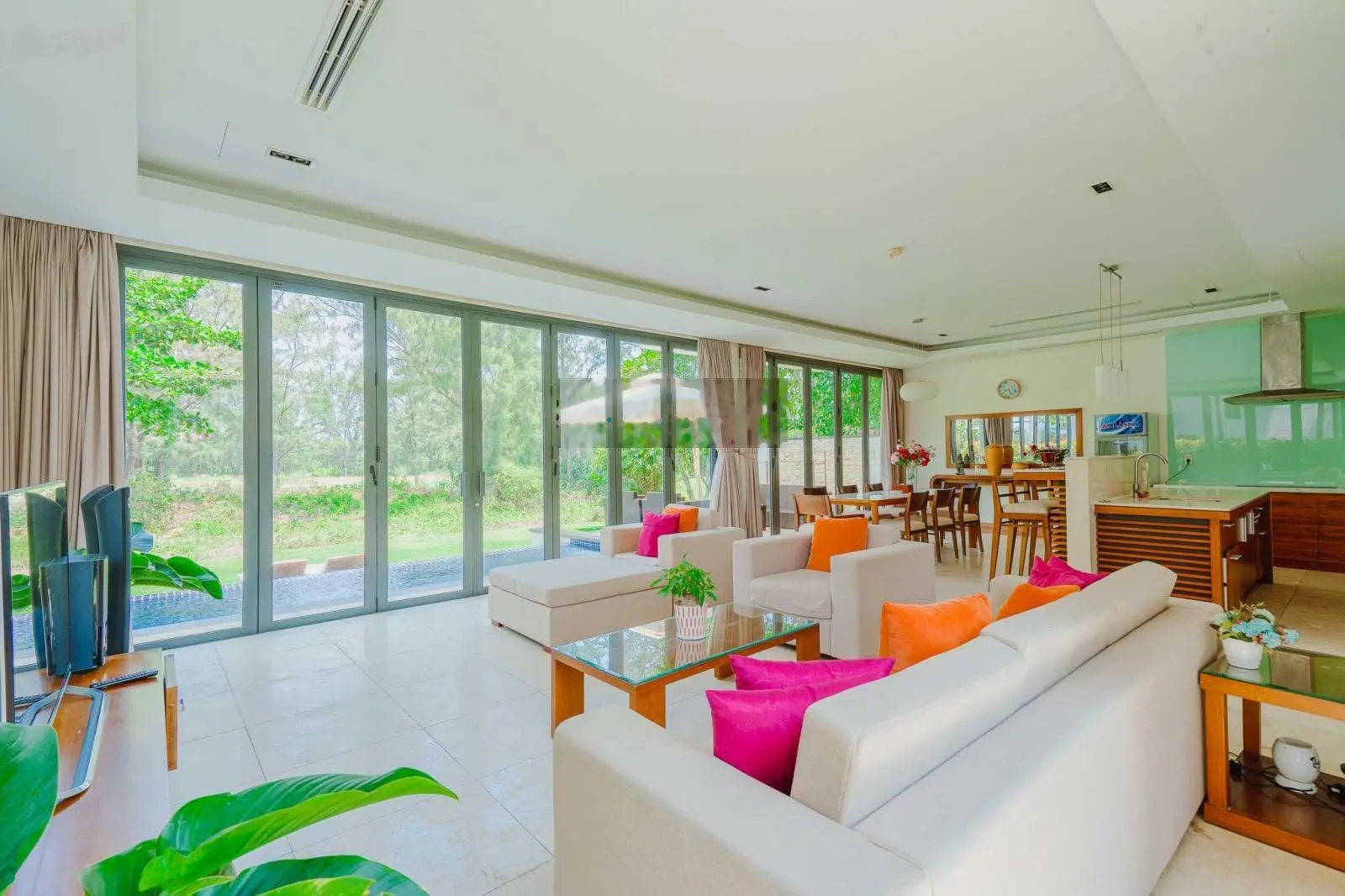 Cần bán gấp biệt thự biển Đà Nẵng - Ocean Villas diện tích 623m2. Sổ hồng lâu dài - công chứng ngay