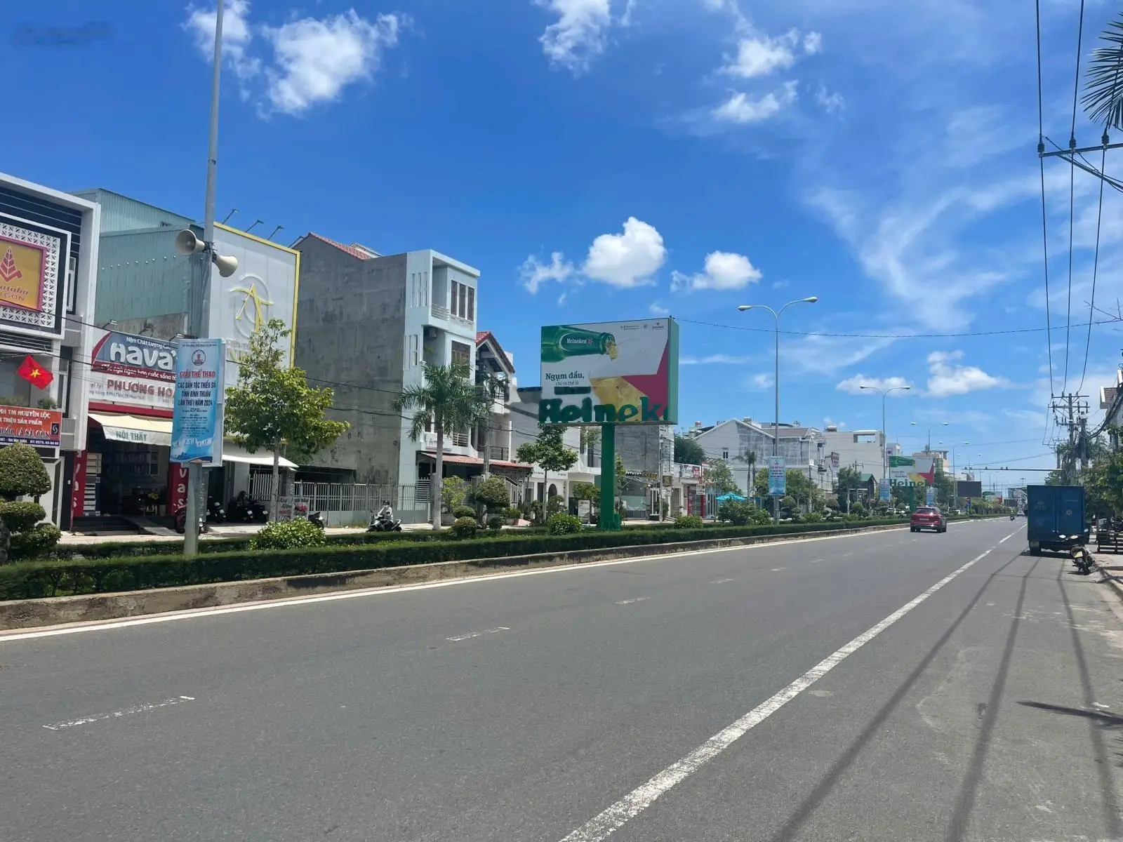 Bán 980m2 đường Hùng Vương, mặt tiền kinh doanh, Tp Phan Thiết, full thổ cư, LH. 0787 888 ***