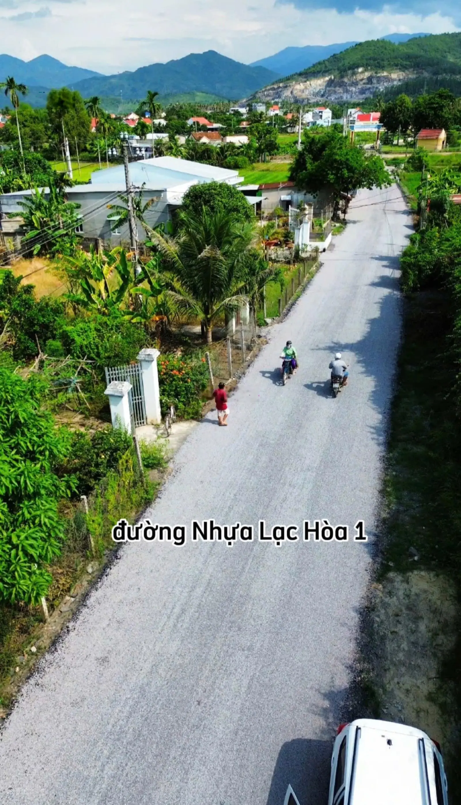 Đất dân cắt bán đường nhựa Lạc Hoà QH 20m cách Tỉnh Lộ 2 trung tâm Diên Lạc chỉ 400m 94m2 giá 935tr