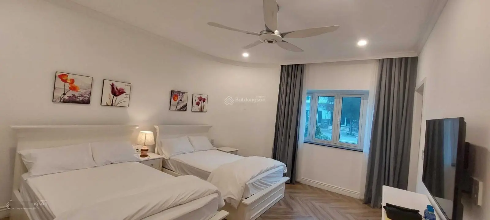 Bán villa biển 3PN full nội thất xịn xò. Đã có sổ đỏ, vay bank thuận lợi. Giá bán 12.5 tỷ. Liên hệ