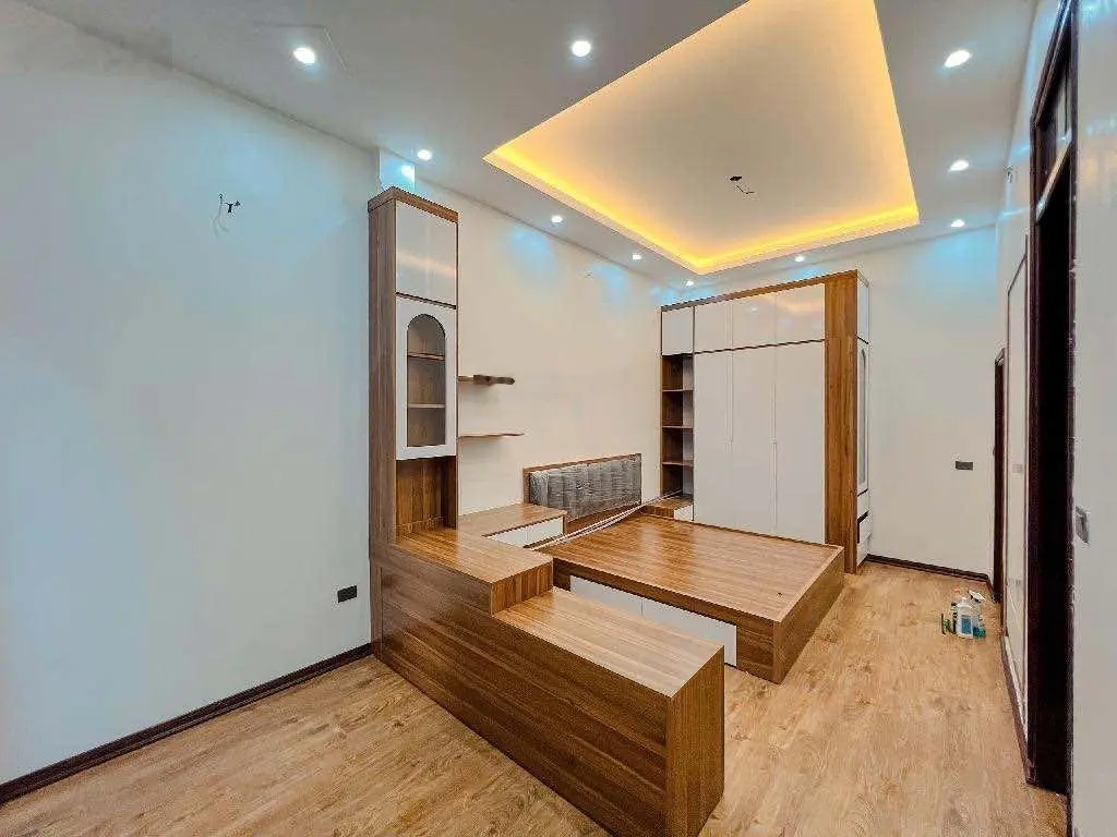 Bán nhà riêng tại phố Lạc Trung,HBT chỉ 6,85 tỷ có ngay nhà: 42m2, 4PN, 4WC, Chính chủ giá cực tốt