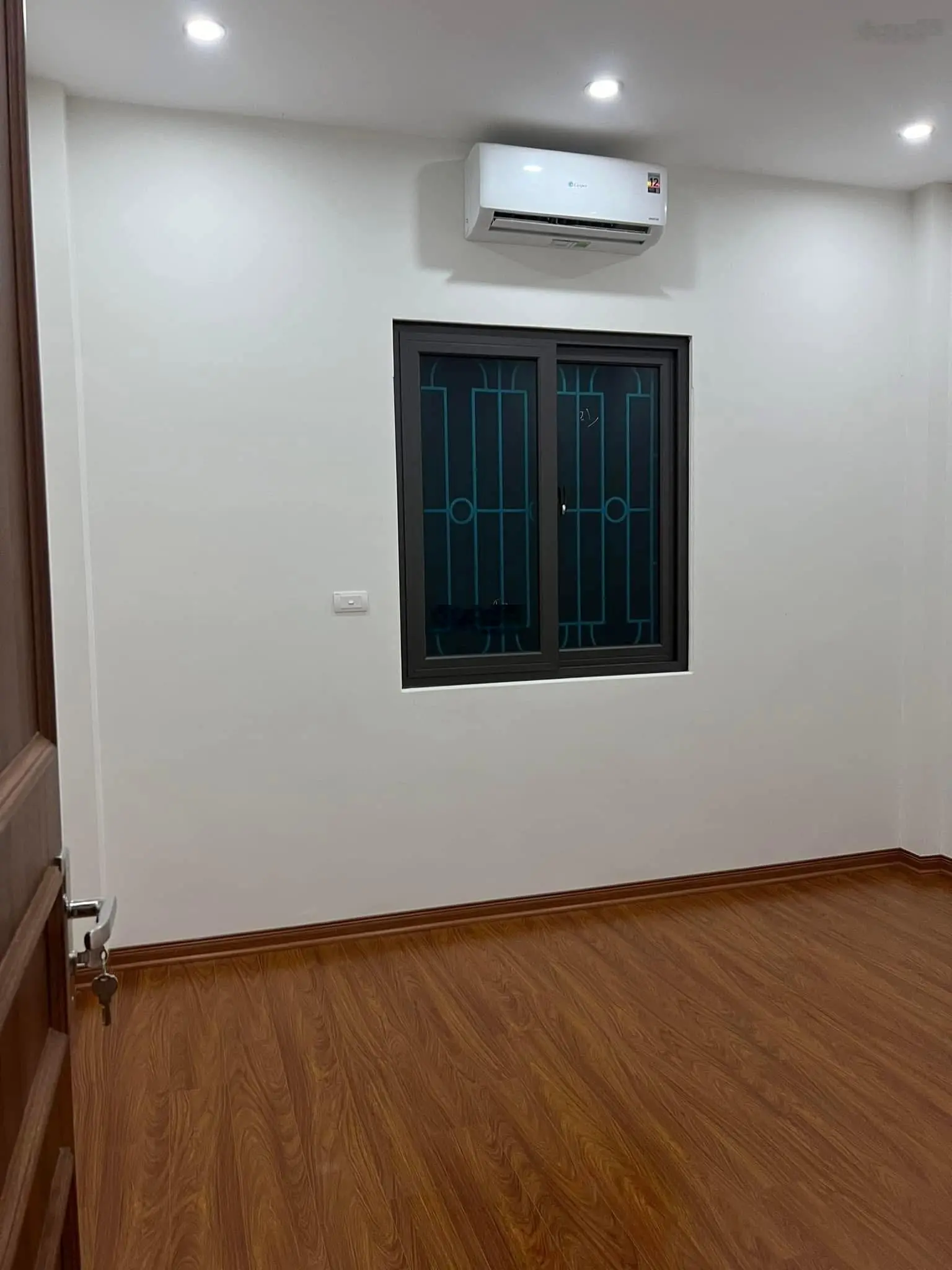 Mặt phố Trần Thủ Độ - Hoàng Mai - Hà Nội, 60m2, 3,5 tầng, 3 ngủ, nội thất đầy đủ, 0976162926