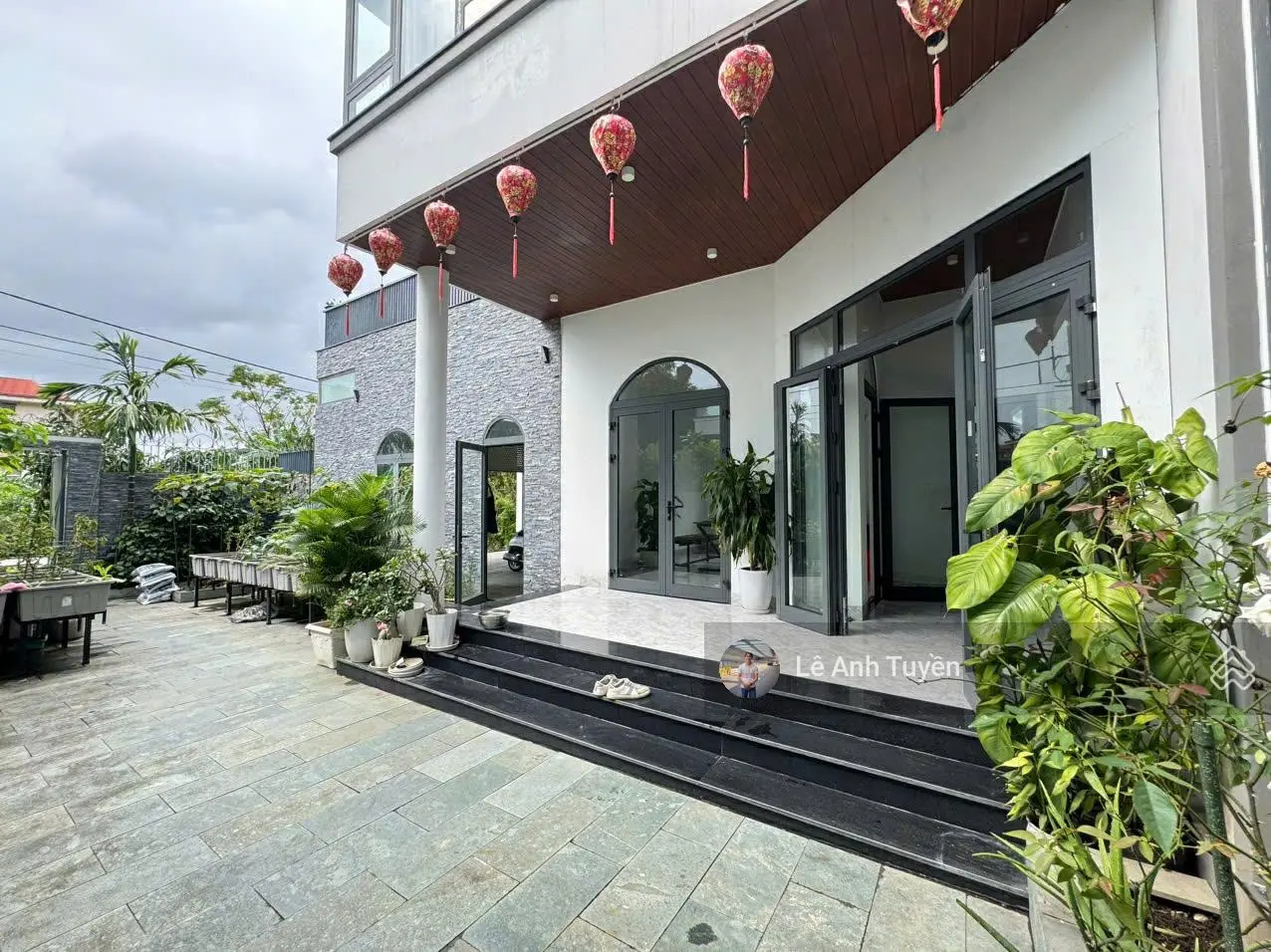 Cần bán nhanh Căn Biệt thự sân vườn 300m2 đường Lương Hữu Khánh, view kênh view biển thoáng mát