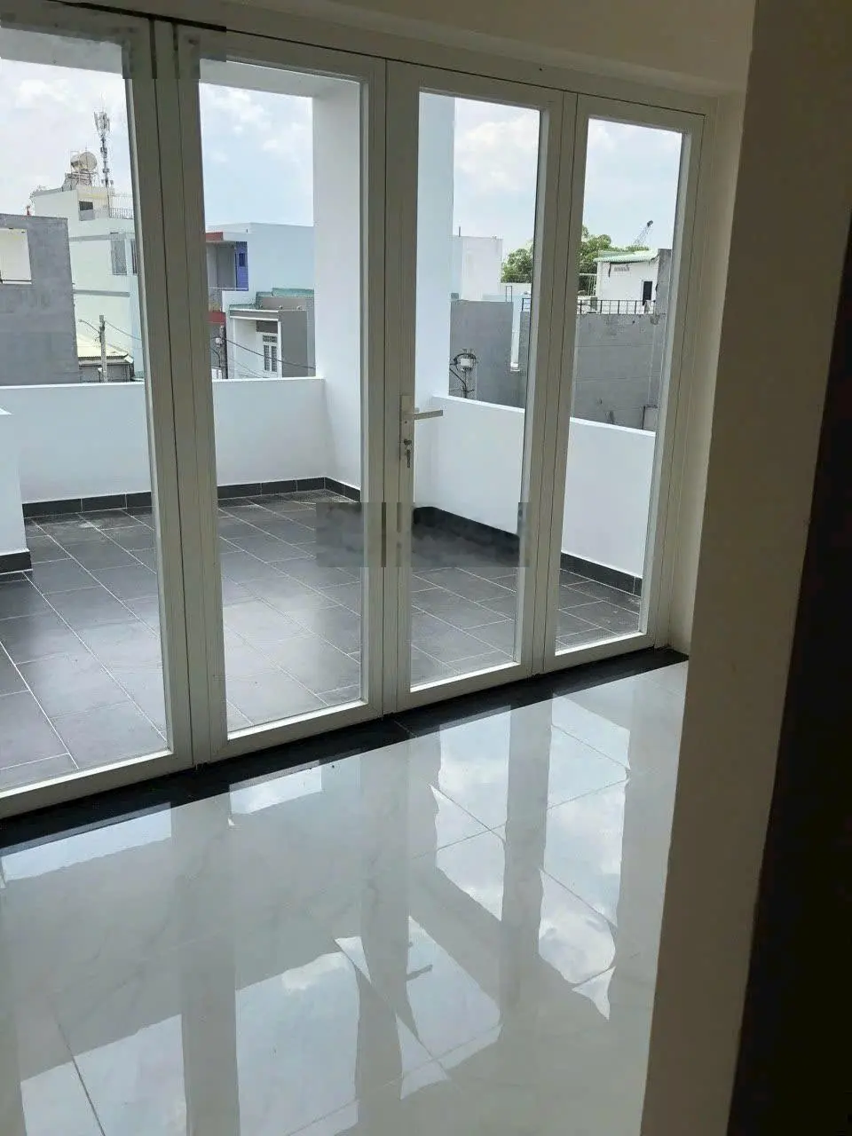 Bán nhà 2 lầu đường ụ ghe. 60m2.. 4ty6