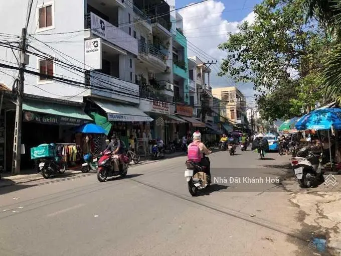 Bán nhà 3 tầng ngay chợ Phương Sài - TP Nha Trang, vừa ở vừa kinh doanh tốt, LH 0907 353 ***