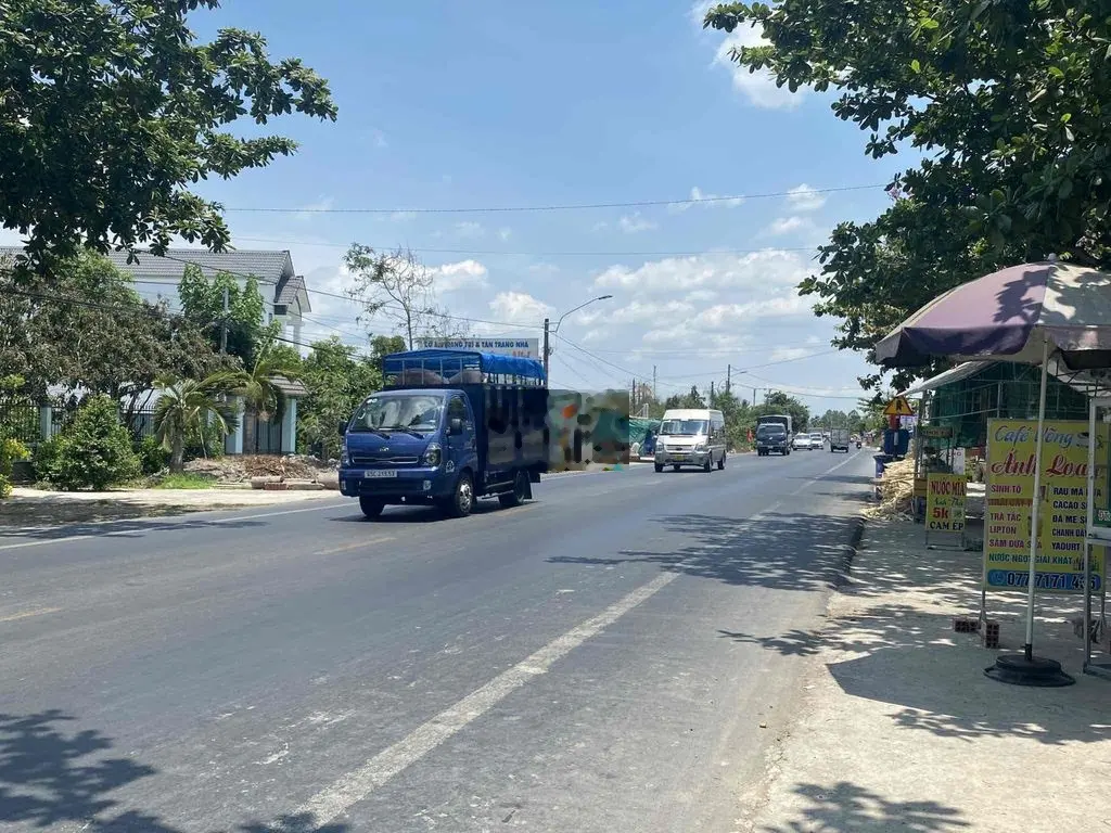 HÀNG THƠM NHÀ MT QL53 LONG HỒ KHU VỰC SUNG TÚC ĐÔNG DÂN