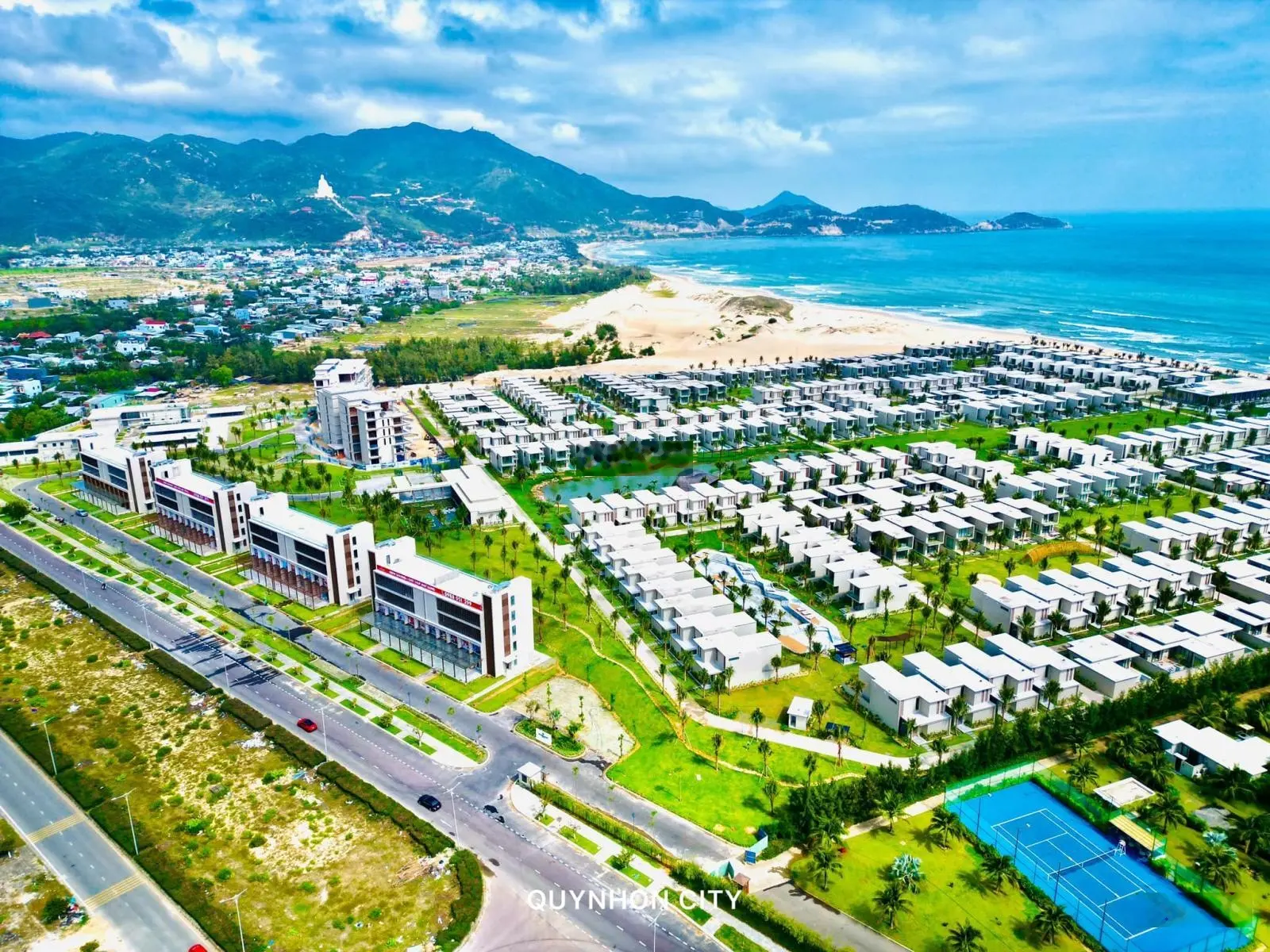 Biệt thự biển 2PN bể bơi riêng giá 8,3 tỷ The Ocean Villas Quy Nhơn