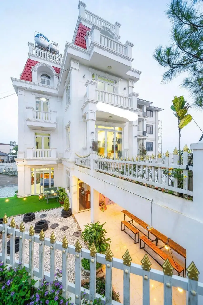 Villa sân vườn siêu đẹp tại p8 đà lạt