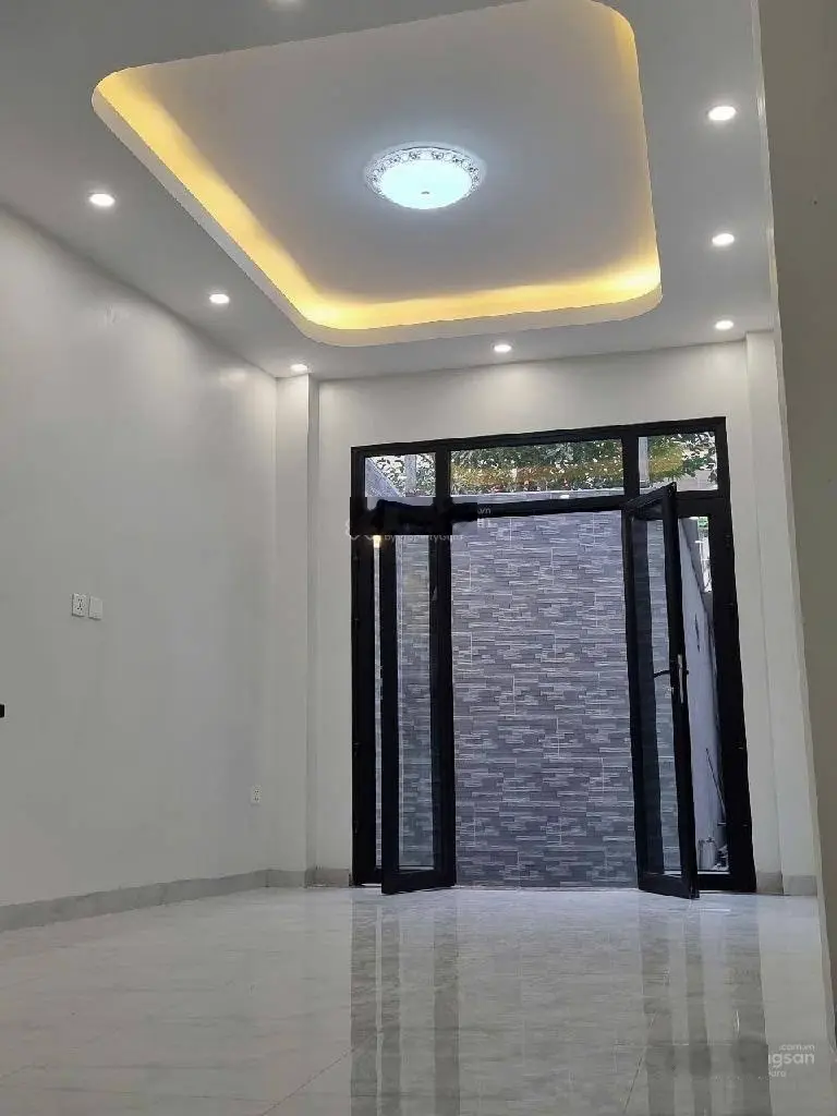 Bán nhà Gia Quất Long Biên 40m2, 5 tầng 5,3 tỷ - mặt tiền rộng gần phố