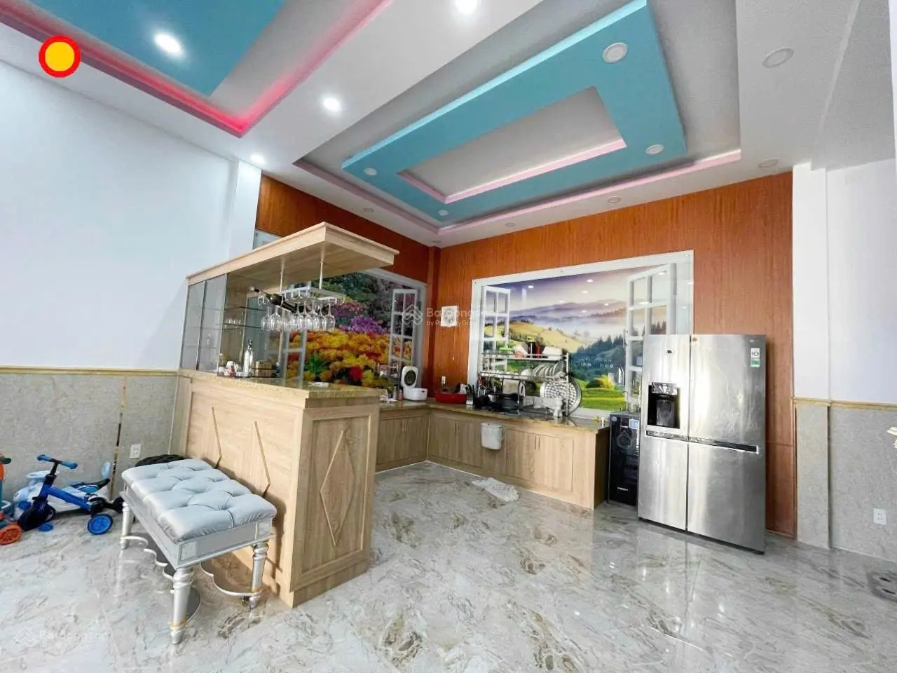 Nhà đẹp ở ngay, 2 tầng, DT: 140m2, 4 PN, ngang 7.5m, sân đậu ôtô, Tam Phú, Thủ Đức, Giá 7. X tỷ