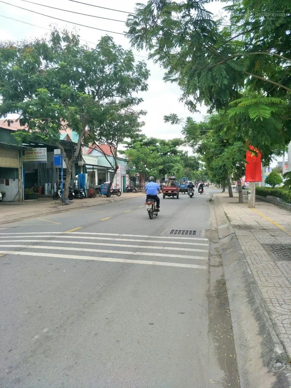 Cần bán nhanh nhà 1 trệt 1 lầu mặt tiền đường Nguyễn Du, thị xã Trảng Bàng, Tây Ninh.Giá 600 triệu