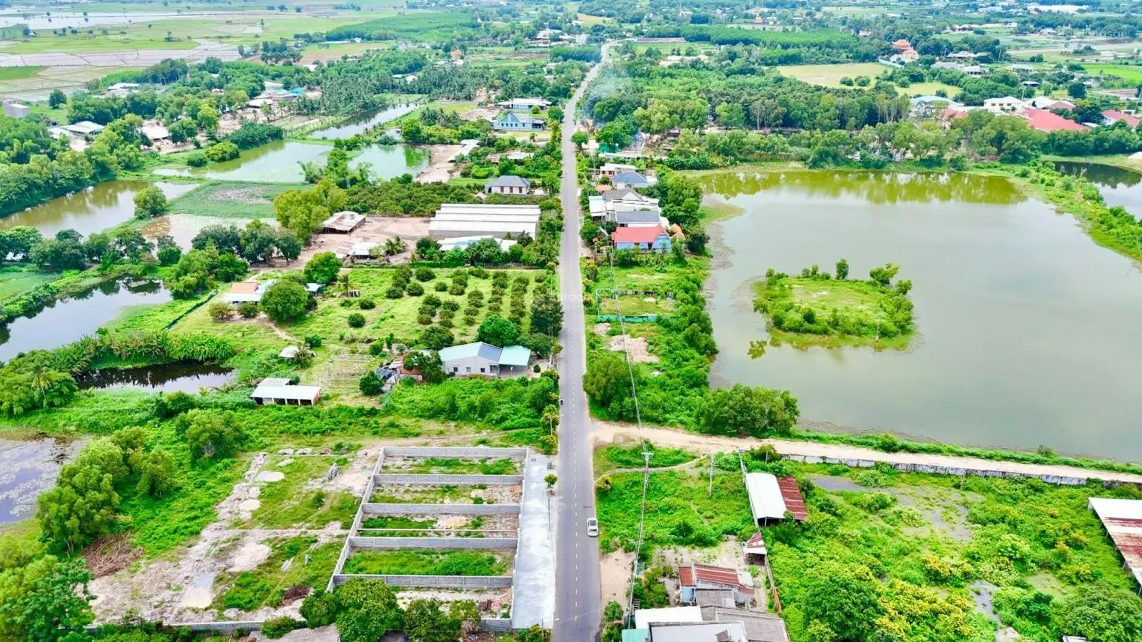 Vài lô đất đẹp trung tâm - kế bên uỷ ban - trường học - cách biển chỉ 3km. Chủ cần bán gấp