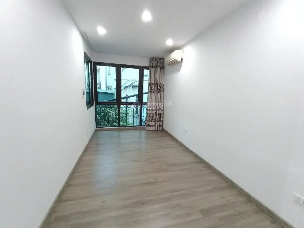 Bán nhà Minh Khai 30m2 nhà đẹp, mặt ngõ kinh doanh