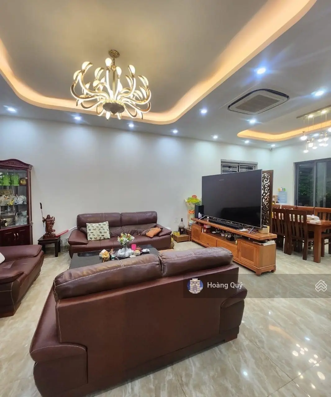 Bán Gấp Biệt Thự Sân Vườn 214 Nguyễn Xiển 175.2m2* Mặt Tiền 9m View Sân Chơi Vị Trí Kinh Doanh