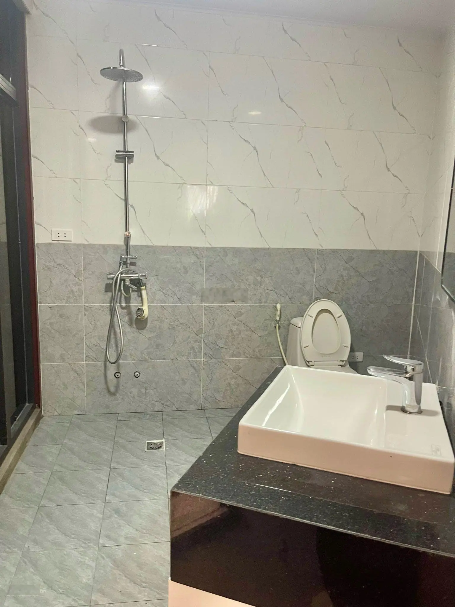 Bán nhà 133m2 siêu đẹp siêu rẻ tại Xuân Khôi - Cự Khối, 4PN, 3WC, sân vườn tiểu cảnh