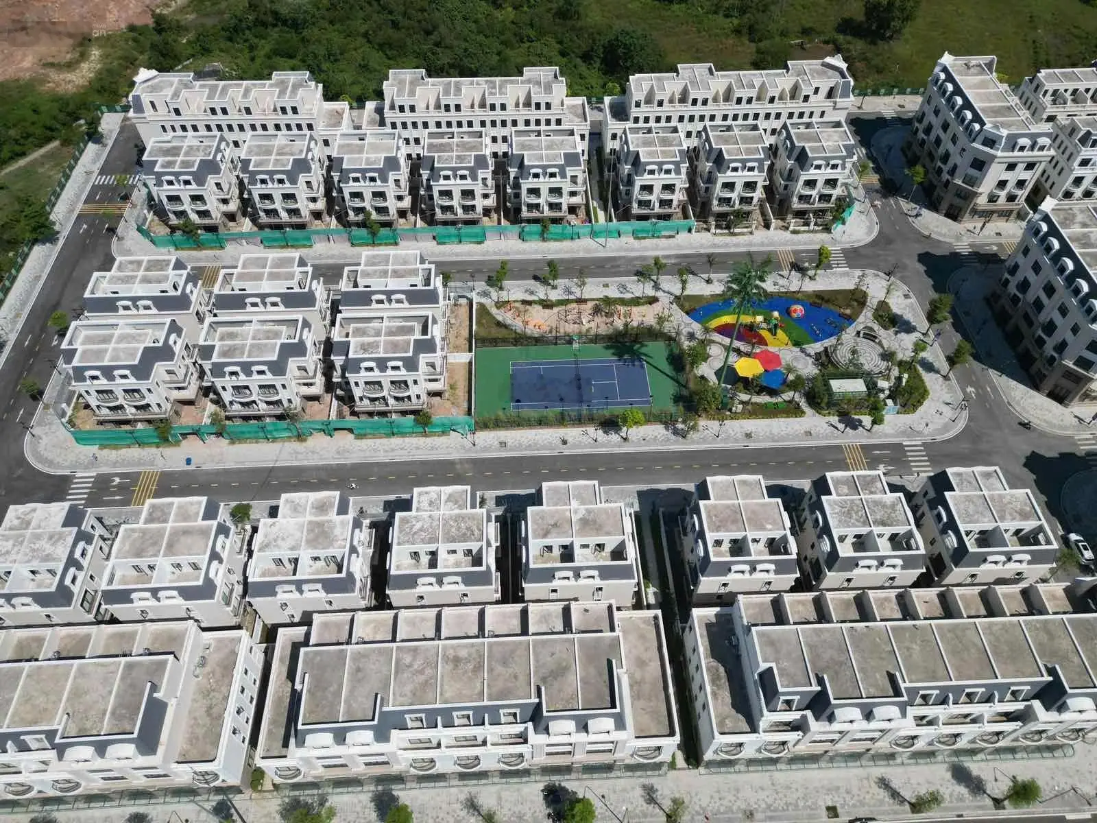 Bán nhà biệt thự view công viên dự án Vinhomes Golden Avenue, đã hoàn thiện 3 tầng giá tốt