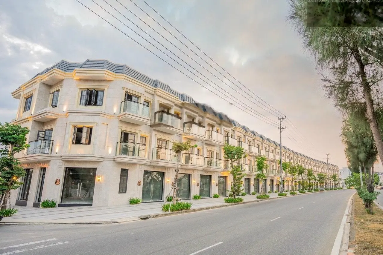 Bán nhà shophouse 4 tầng Đường Mê Linh, view hồ vị trí đẹp nhất. Lh 0911.720.390