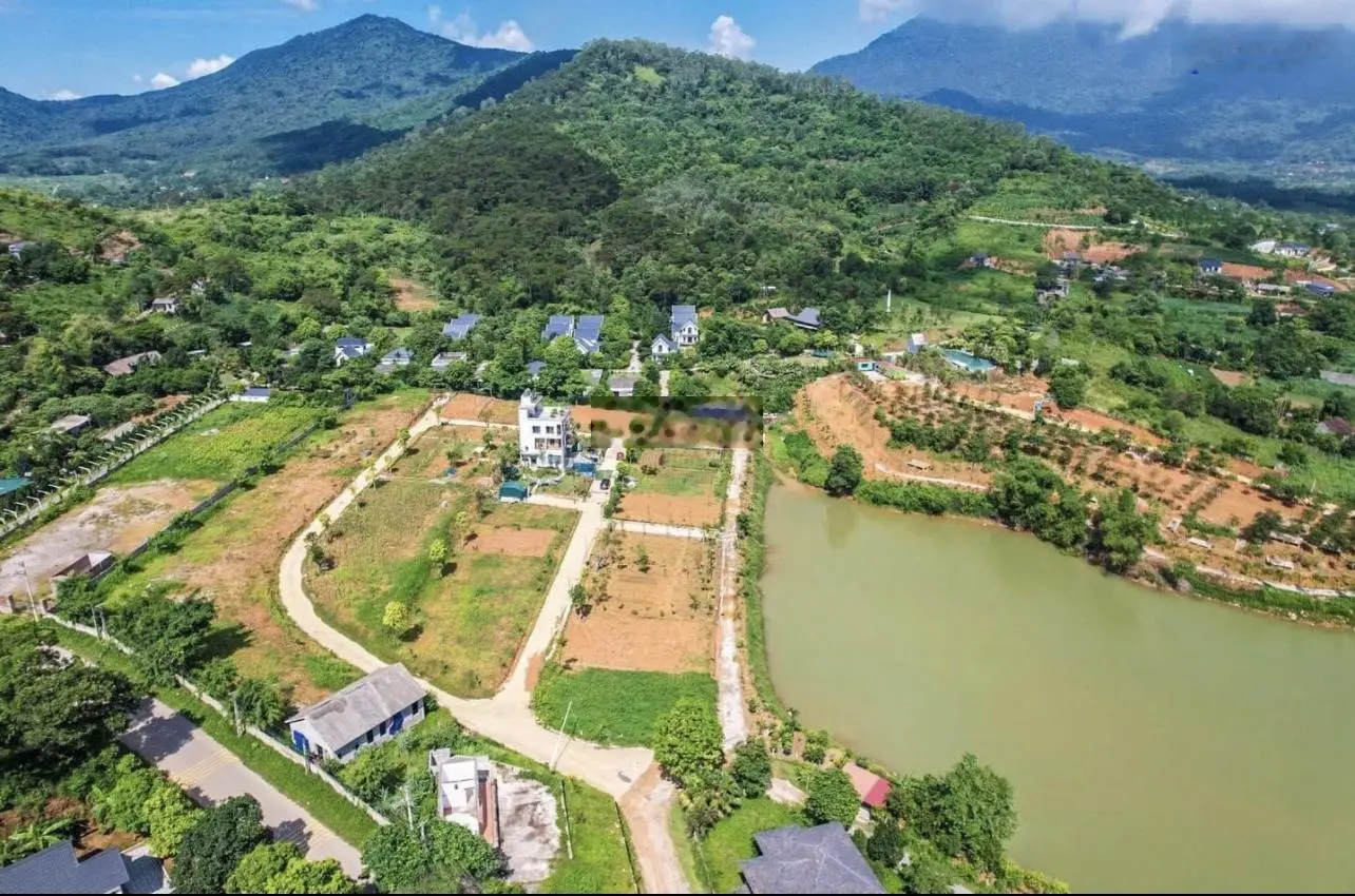 Chính chủ cần bán lô đất 2 mặt tiền, view hồ Yên Bài 445,3m2 có 100m2 TC