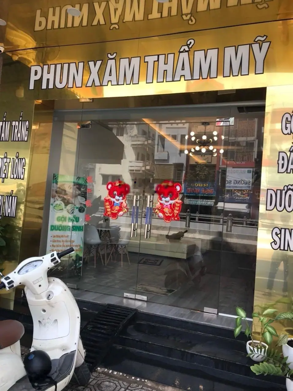 Bán nhà mặt tiền Đồng Khởi giá ngộp rẻ