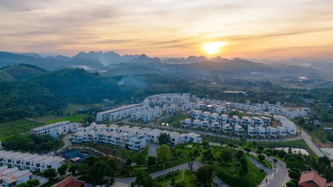 Cần bán căn góc khu A giá view hồ vị trí cao đẹp DA Legacy Hill. LH: 0932341222