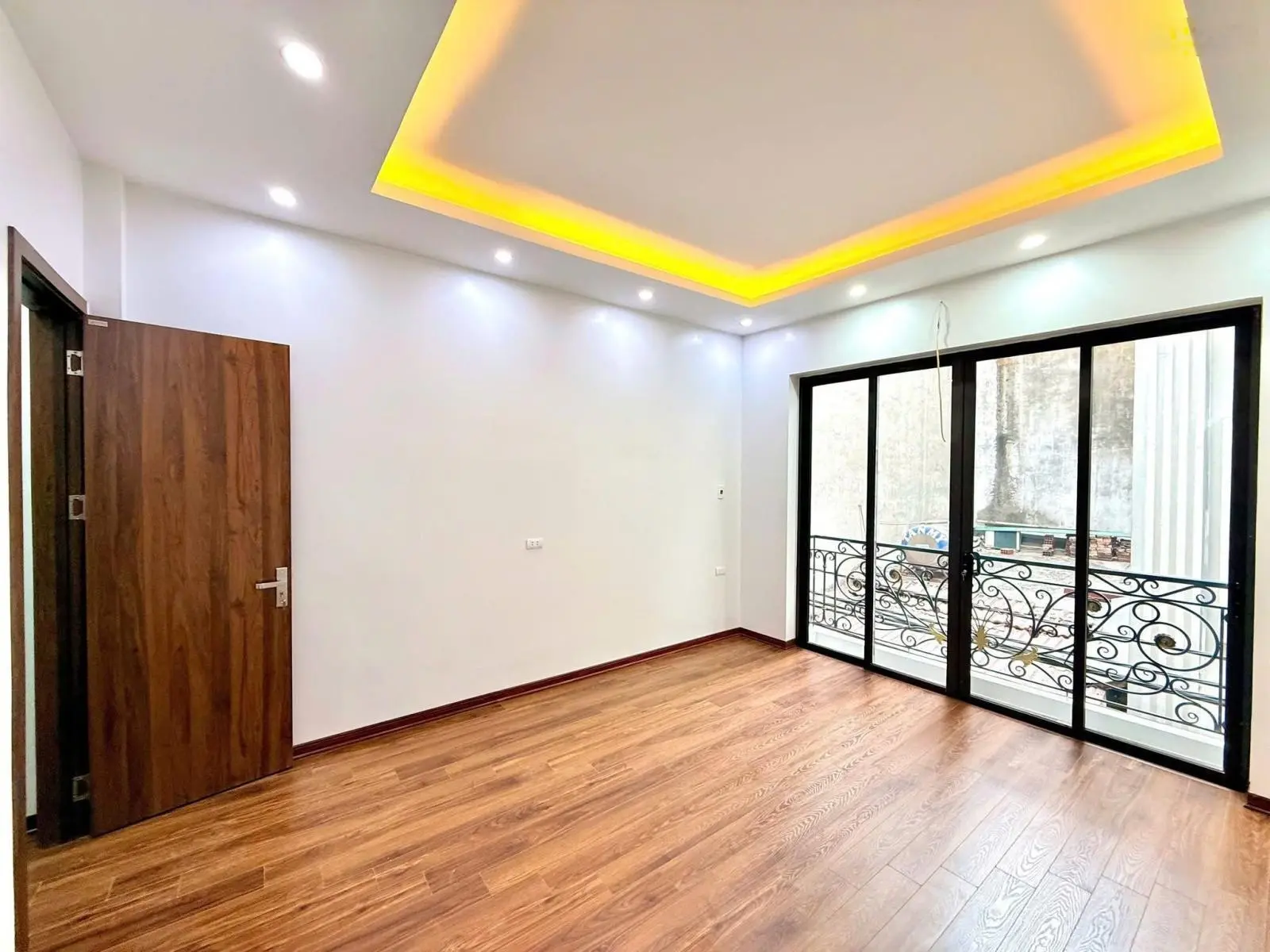 Giá rẻ! 51m2, 5 tầng, 7 phòng, mặt ngõ kinh doanh - chỉ 8.88 tỷ - Phố Yên Hoà Cầu Giấy