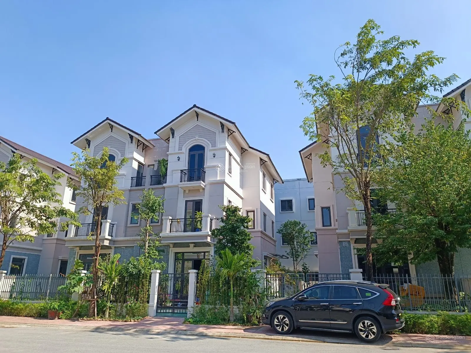 Chủ nhà thiện chí bán nhanh biệt thự SL-135 m2 Centa City trước tết