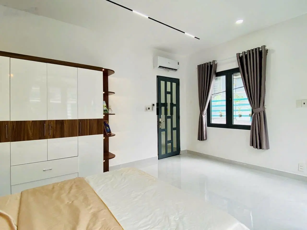 Bán nhà hẻm ôtô giá 3tỷ680/71,5m2 - Nhật Tảo, P.4, Q. 10, gần chợ Nhật Tảo, cho thuê 30 triệu/tháng