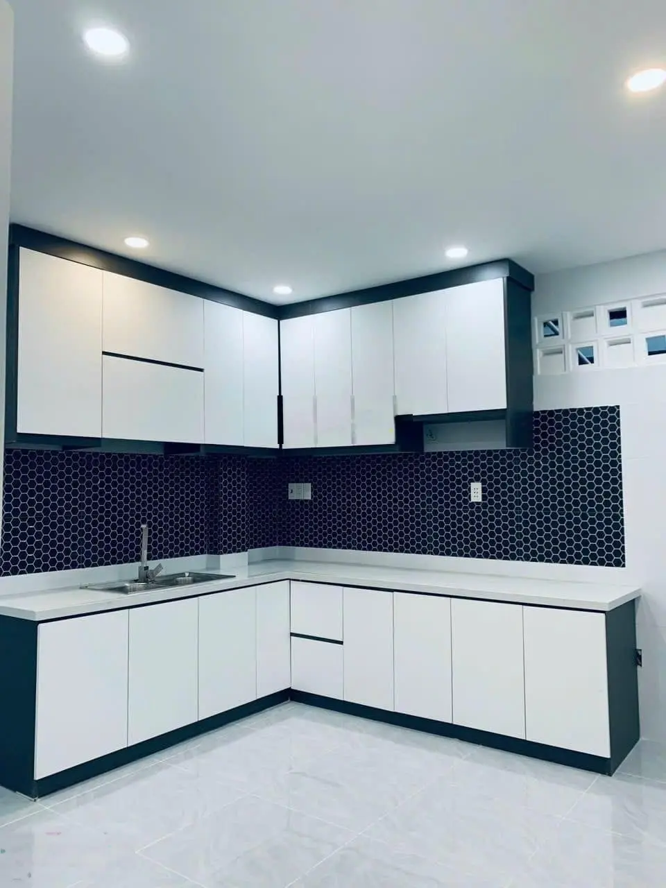 Tôi cần bán nhà 3 tầng 60m2 (4*15m) sổ riêng, giá 3tỷ250 ngay hẻm 5m Bùi Đình Túy, P24, Bình Thạnh