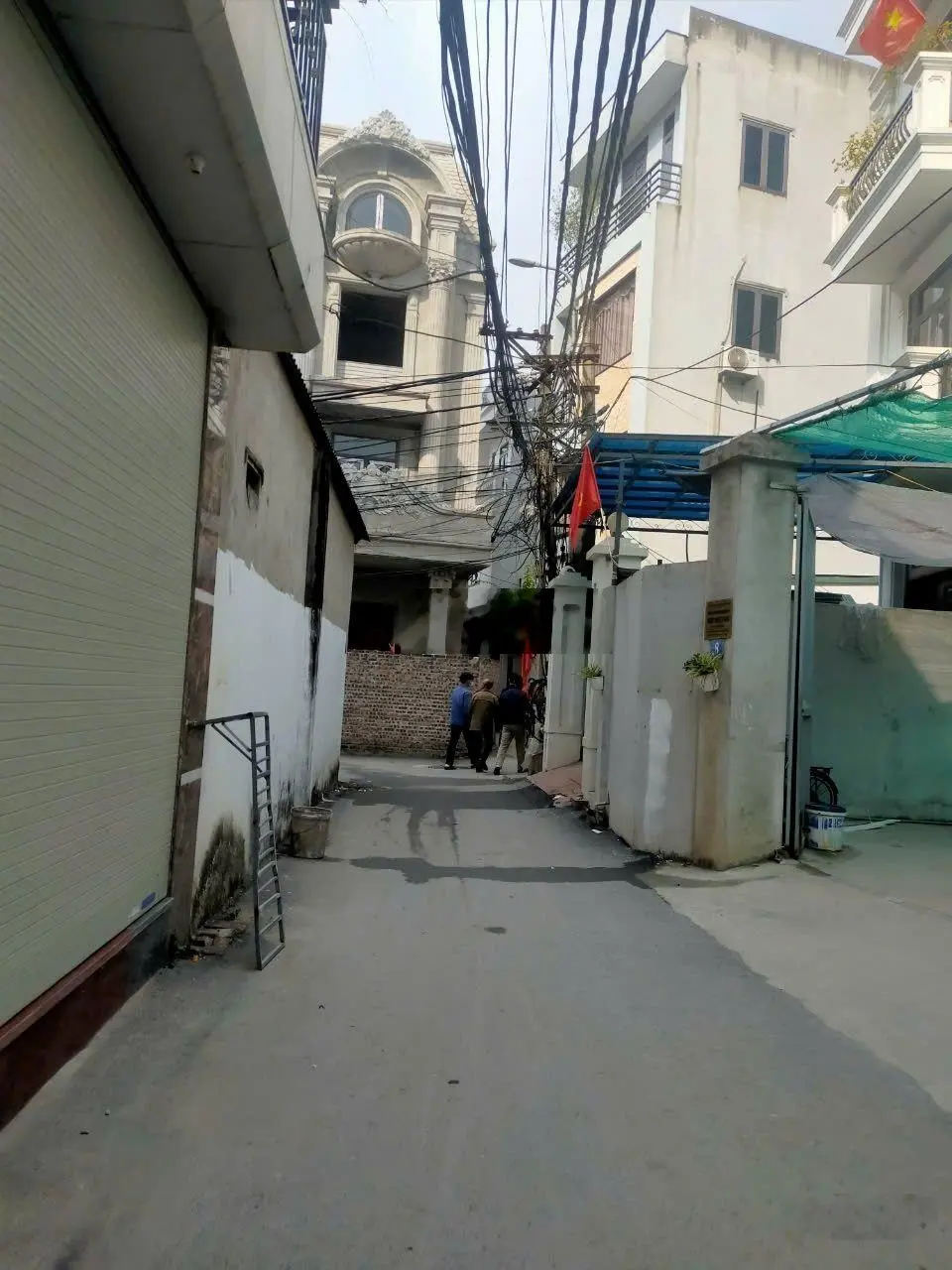 Bán nhà cấp 4 Hoa Thám La Phù. Ngõ thông ô tô chạy quanh nhà. Lô góc, kinh doanh 43,2m2 MT 4,5m