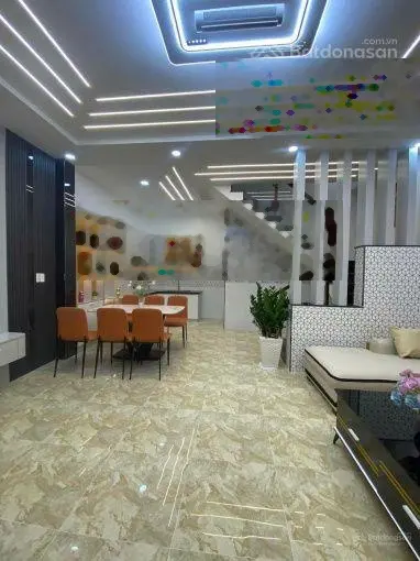 Bán gấp nhà Bùi Minh Trực, Q8,giá 1tỷ89 /40m2, gần siêu thị, công viên, SHR,HXH. LH 0906854791 Ngân