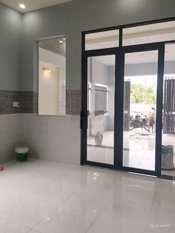 Nhà hoàn thiện mới tinh 196m2 ngay thị xã Trảng Bàng giá 600TR