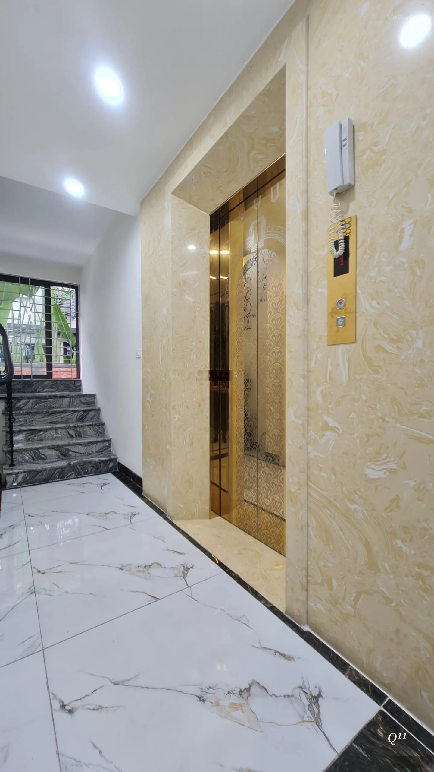 Bán nhà phố Thảo Nguyên 180m2 căn xẻ khe siêu đẹp nhà 3 mặt thoáng