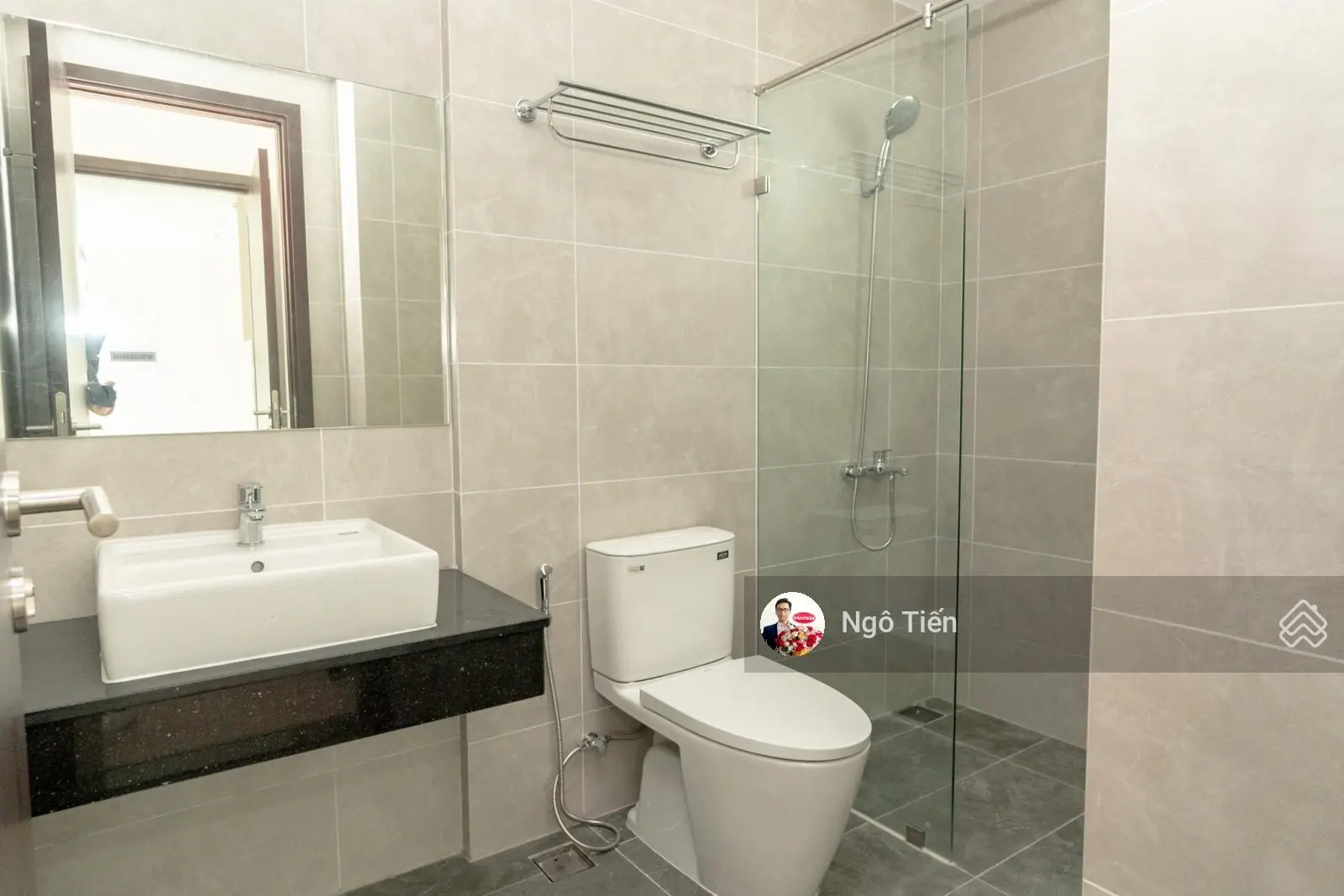 Suất đầu tư C - SkyView 2PN 2WC nhà cơ bản, tầng cao giá bán nhanh 1,95 tỷ. Sổ sẵn chính chủ