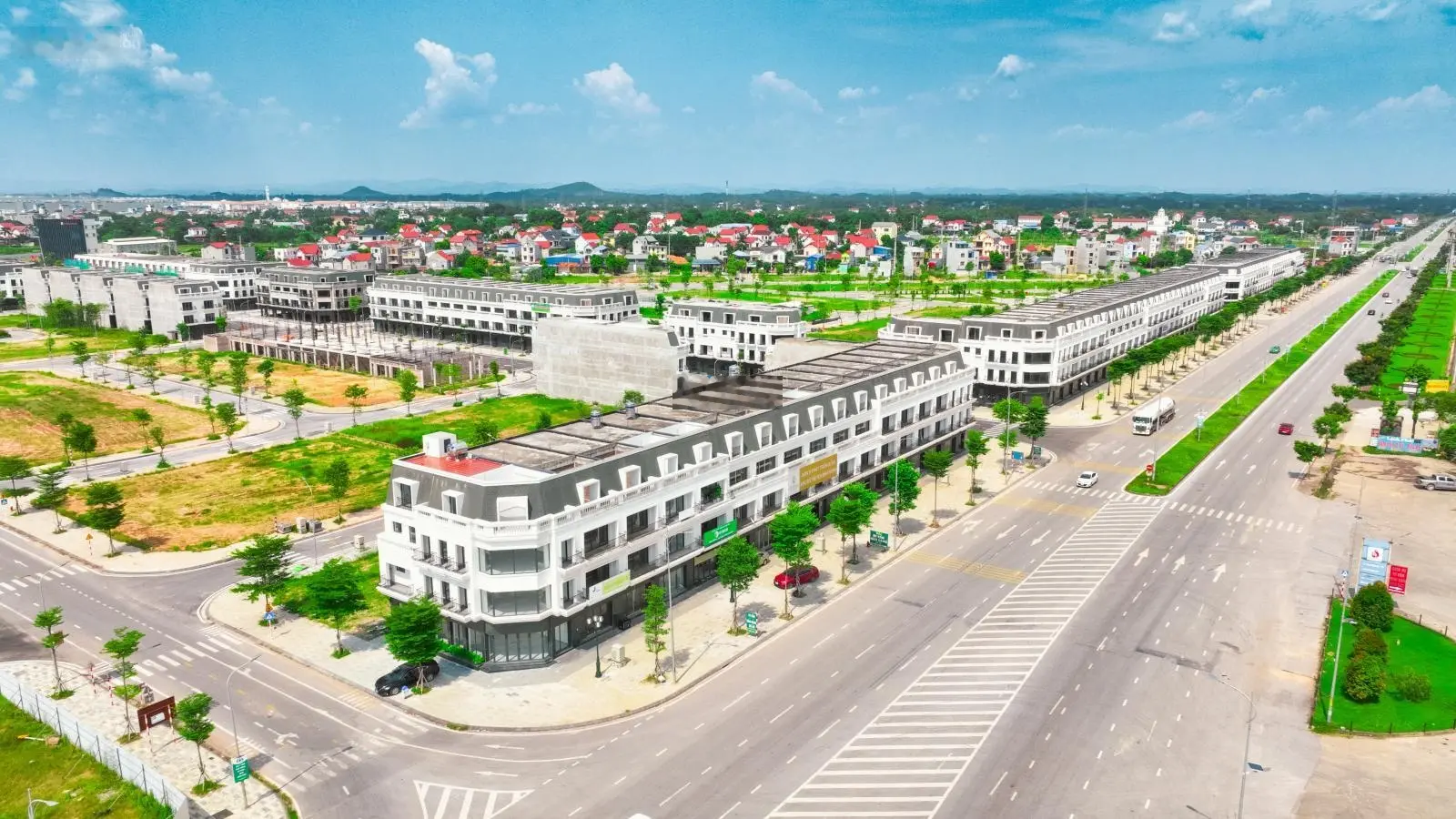 Bán shophouse tại khu đô thị Yên Bình Thái Nguyên, 5,6 tỷ VND, 90m2