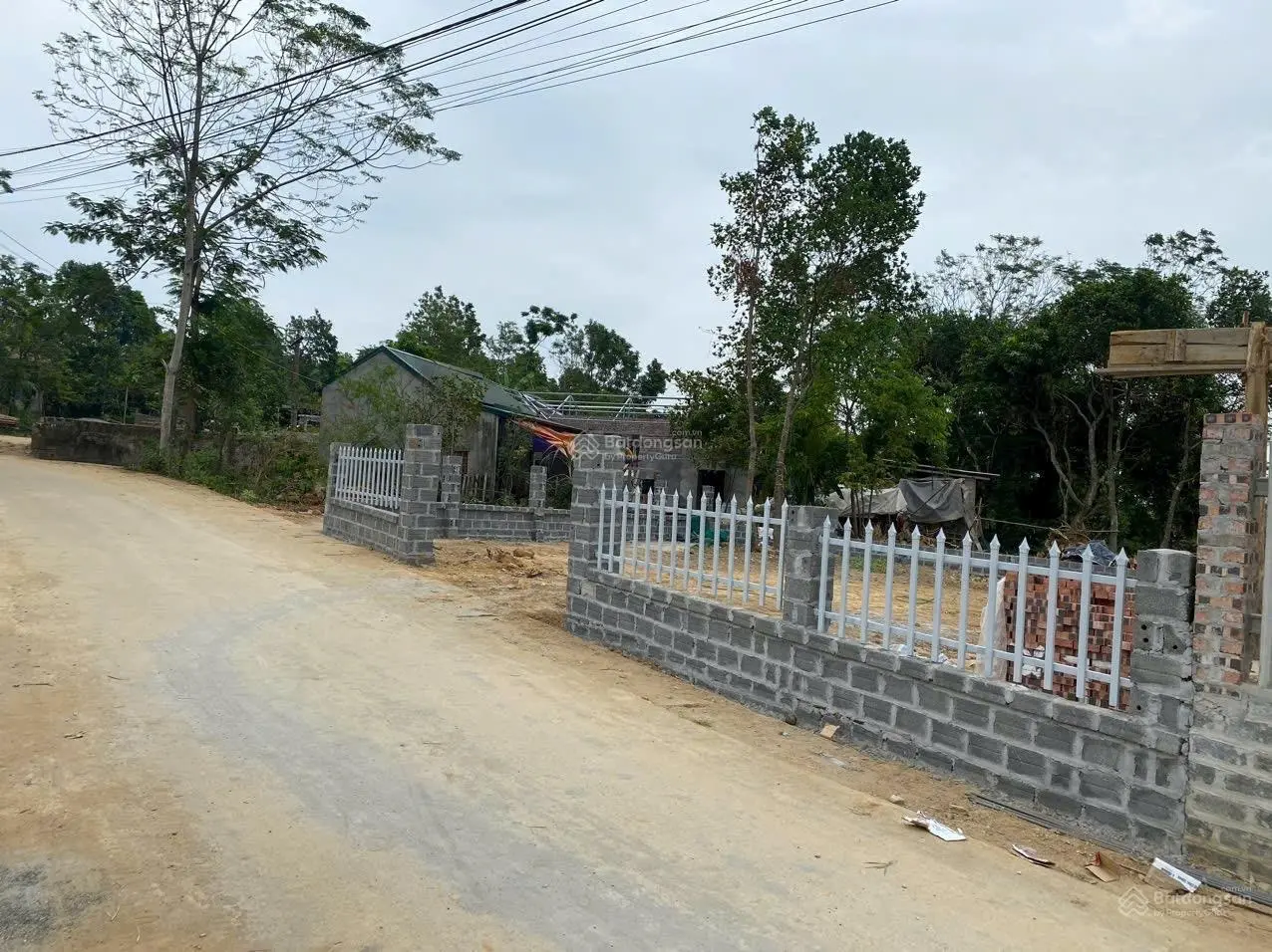 Cần bán nhanh 532m2.đất ở 150m,vị trí thôn muồng cháu,cách trục chính 70m,bám cánh đồng,vị trí đẹp