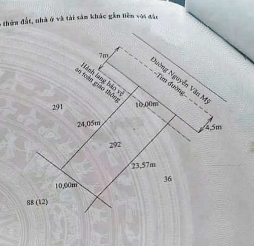 Nền thổ 10 x 24m Đ. Nguyễn Văn Mỹ chuẩn bị lên nhựa 9m