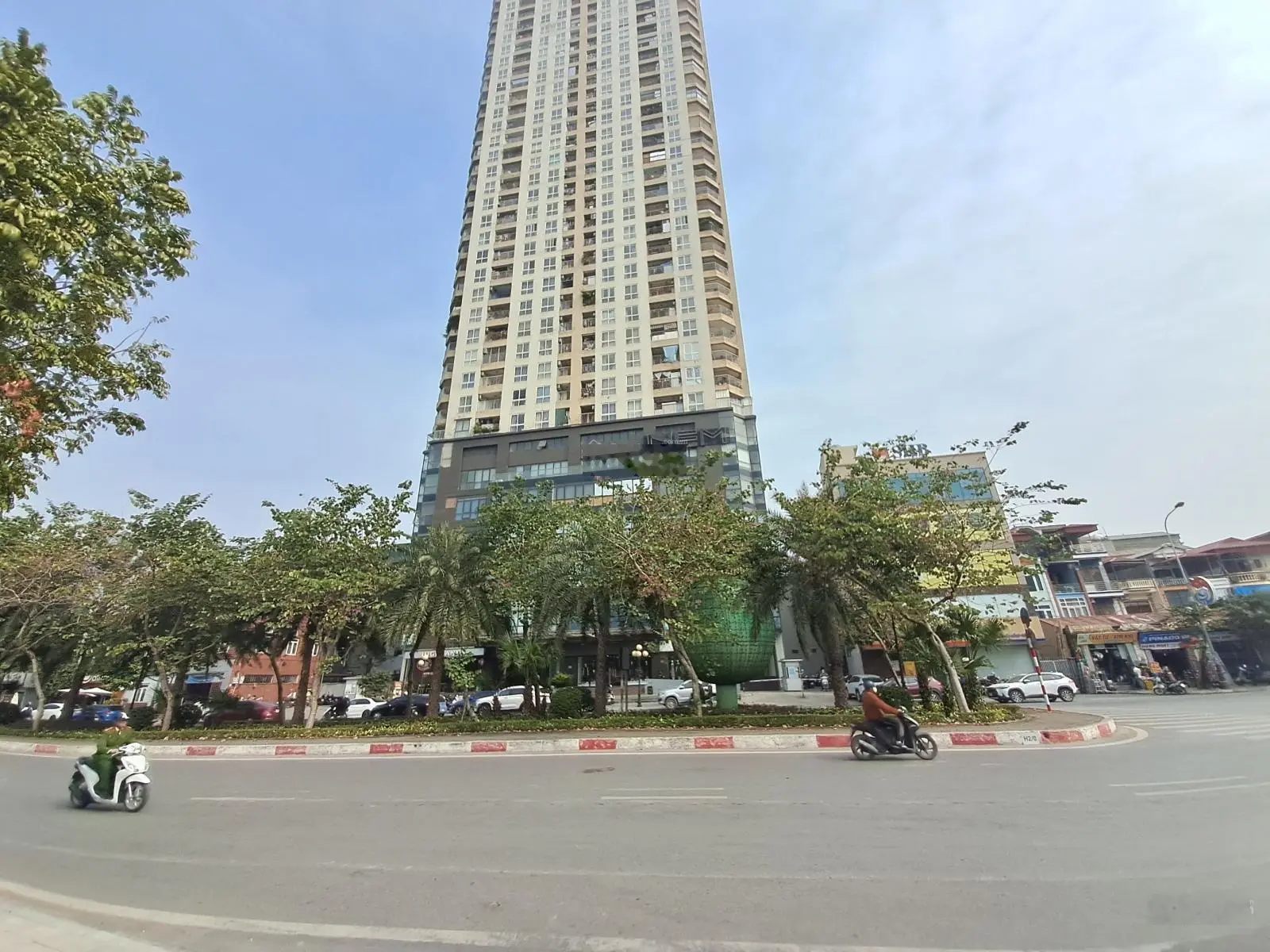 Mảnh đất đầu tư Nguyễn Sơn - Long Biên, gần 300m2 - mt 13.5m. 3 mặt tiền. Giá 56,2 tỷ (có TL)