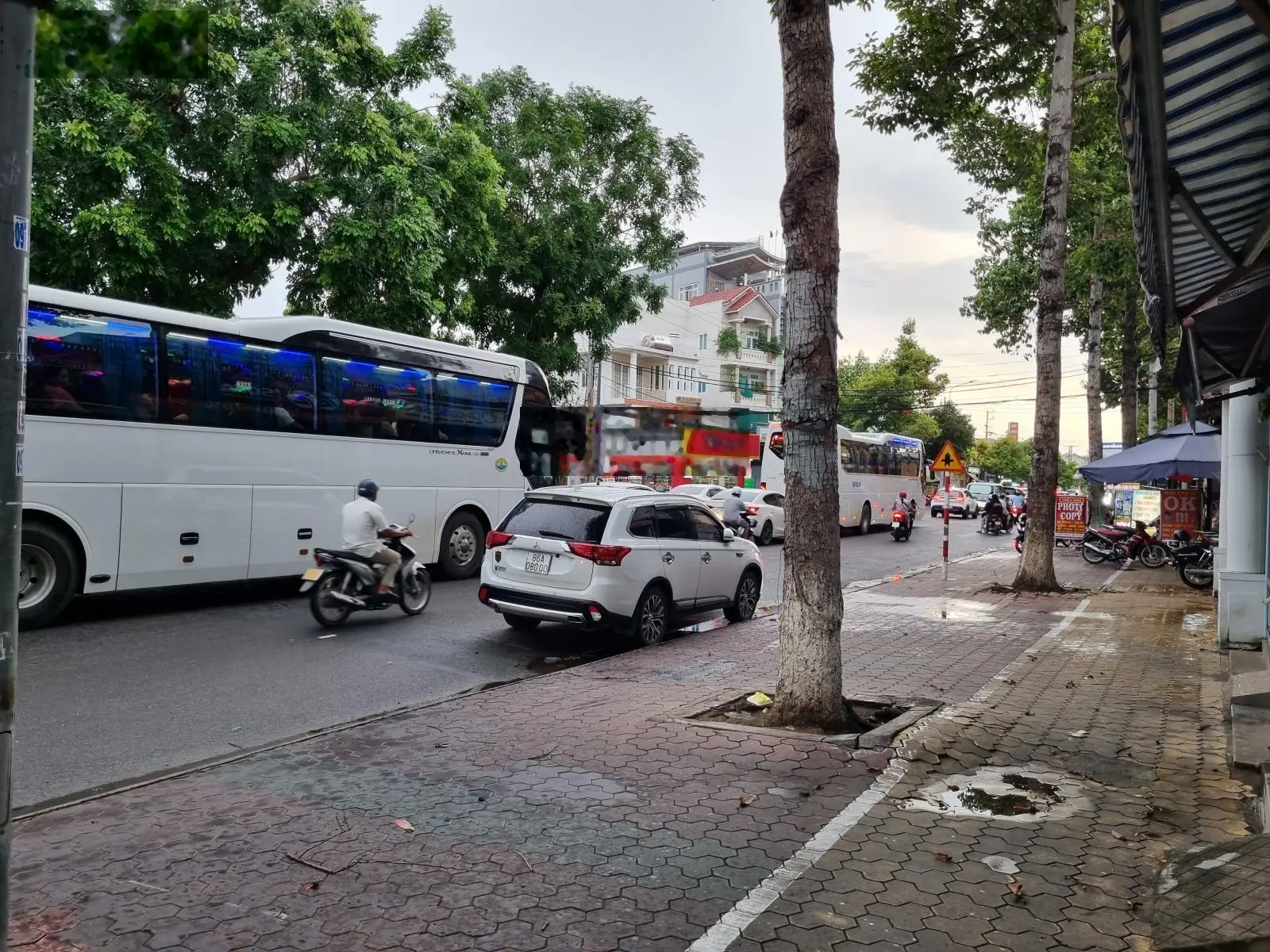 Hàng hiếm của TP Biển tiềm năng tăng cao. Chính chủ cần bán 2 căn nhà mặt tiền đường Trần Hưng Đạo