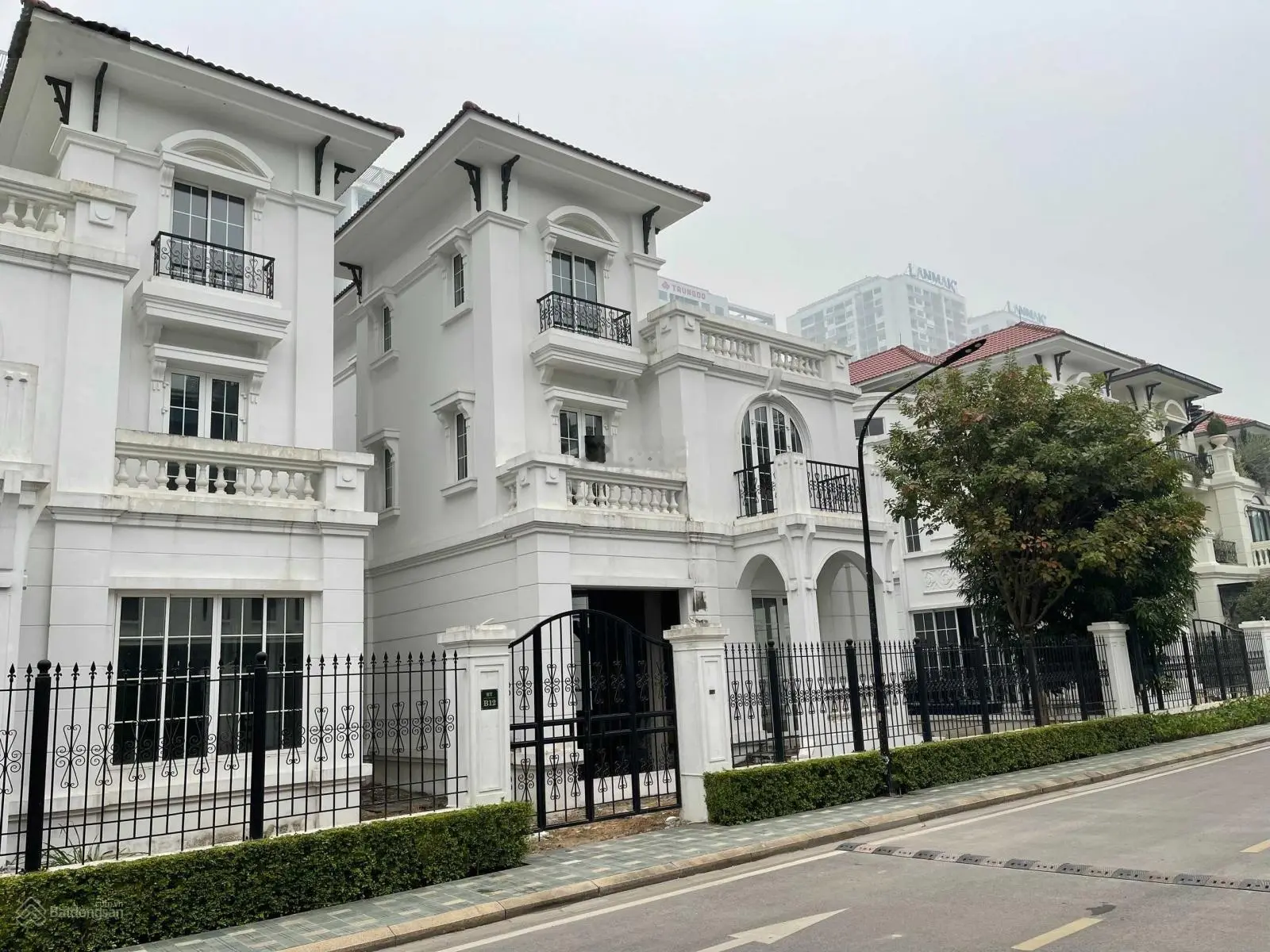 Bán biệt thự 259m2 tại Embassy Garden, lô góc vườn hoa, 5PN, 3WC, Bắc Từ Liêm, Hà Nội với giá tốt